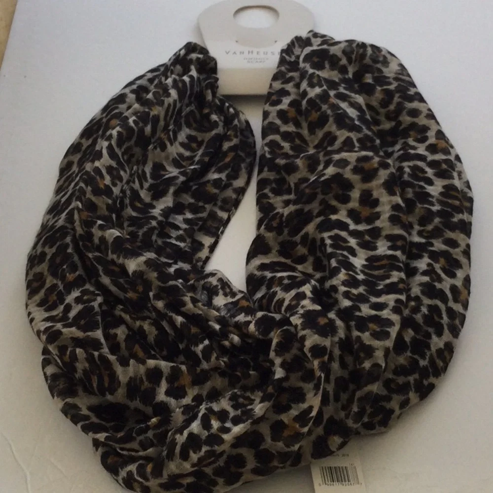 Van Heusen Leopard Scarf New color brown &black. #286